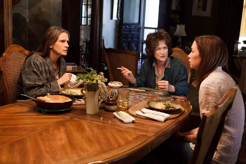 agosto-2013-con-meryl-streep-y-julia-roberts-1590083251