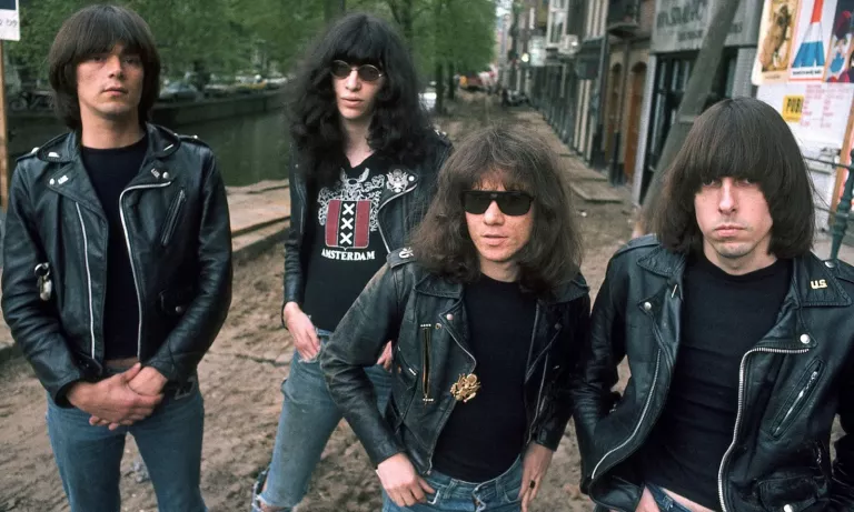 los-ramones-historia-drogas-peleas-adicciones-768x461
