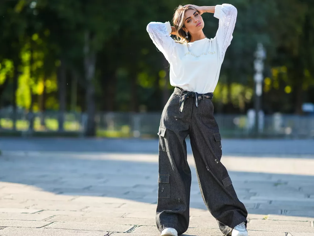 Cómo conjuntar los pantalones anchos, palazzo y baggy pants: Fotos