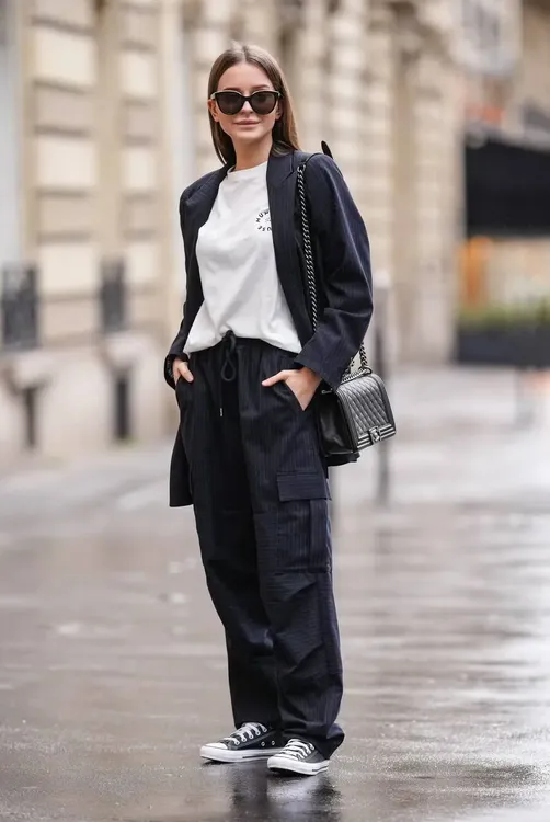 diane-batoukina-wears-sunglasses-from-chanel-a-white-t-news-photo-1662560766