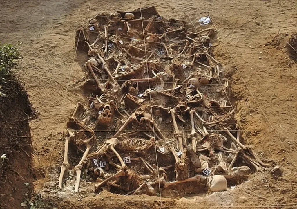 macabro-arqueologos-encuentran-restos-de-una-nina-vampiro-en-un-cementerio-en-polonia-1692384213195_1024