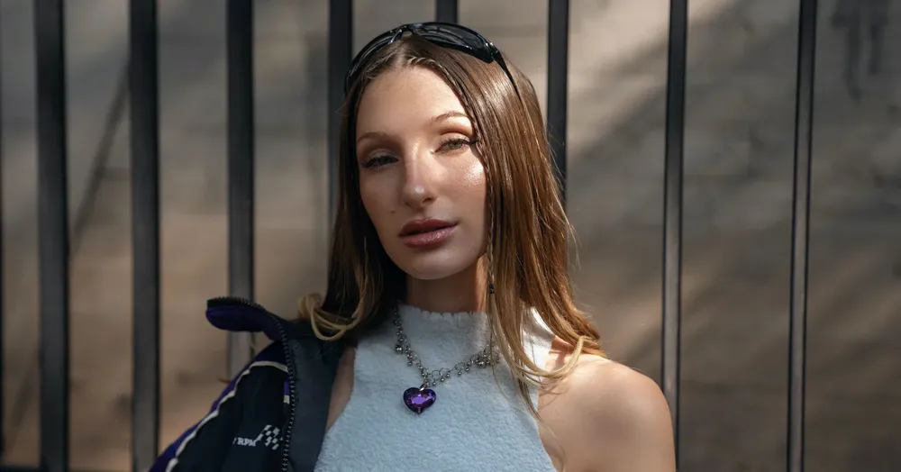 Yami-Safdie-la-joven-promesa-de-la-escena-musical-que-es-furor-en-Tik-Tok-