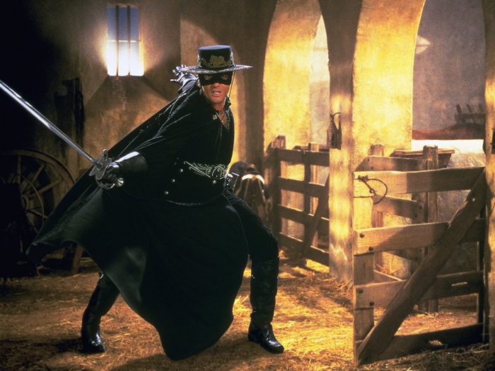 the-mask-of-zorro-antonio-banderas-700x525