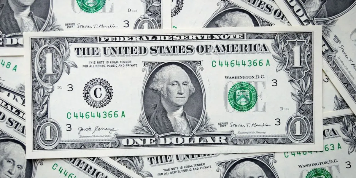 un dolar