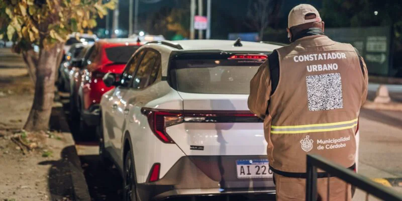 sistema controlado estacionamiento constatador