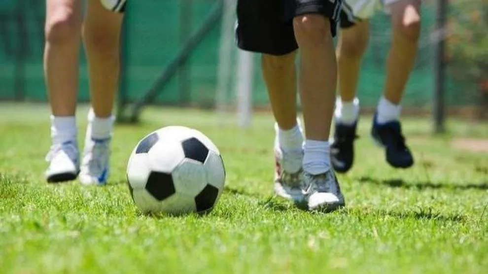 deporte adolescentes futbol