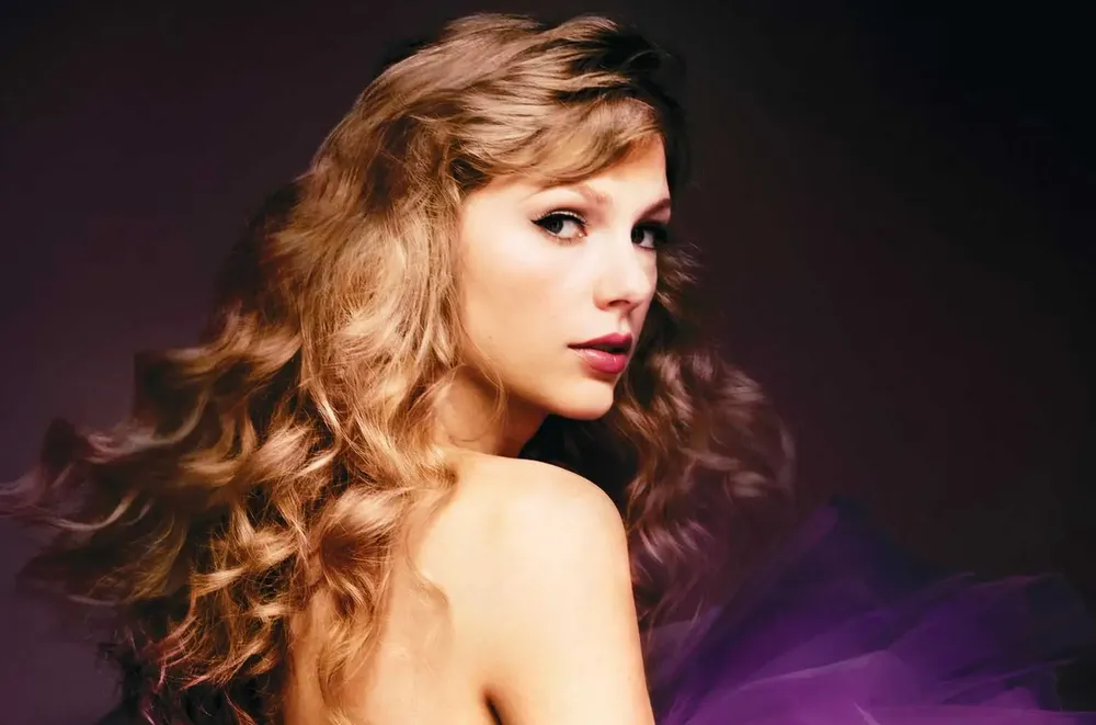 Taylor-Swift-Speak-Now-cr-Beth-Garrabrant-billboard-1548