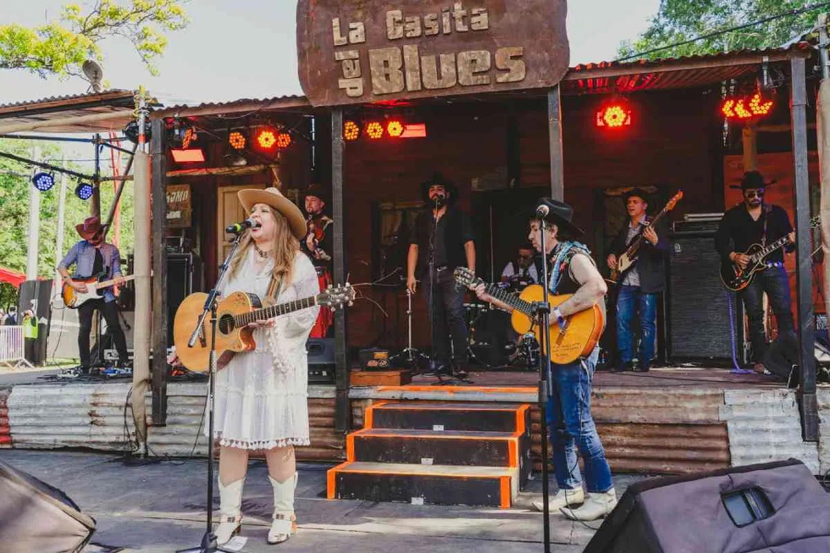 Sábado Yulie y Vane Ruth Casita del blues