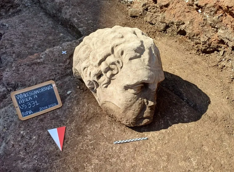 descubrimiento-roma-cabeza-marmoljpeg