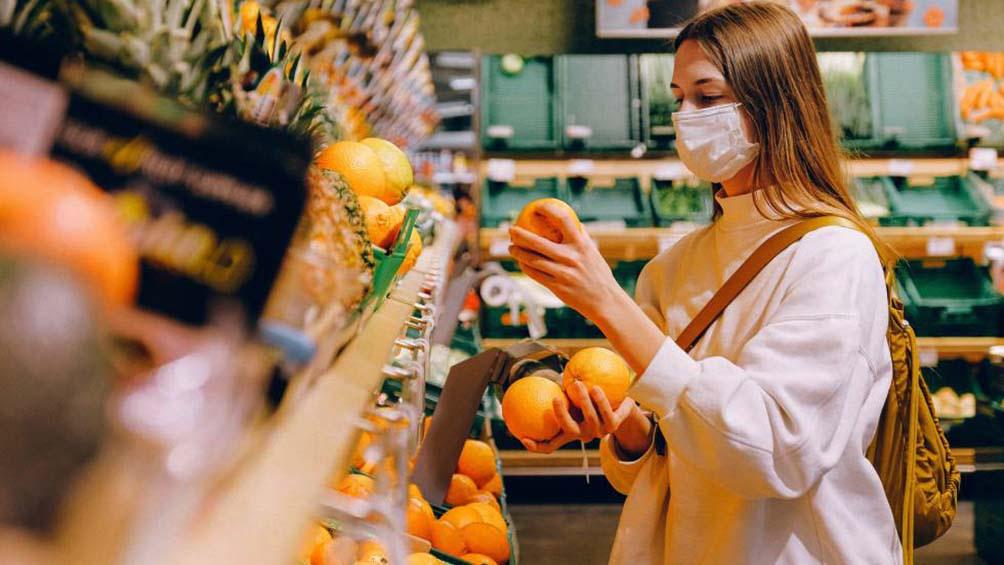 gondola supermercado verduras canasta