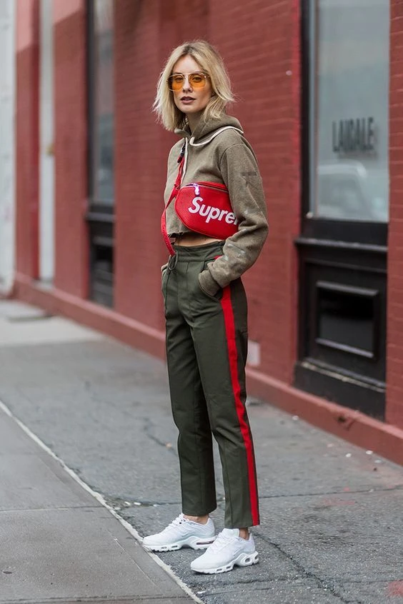 7-looks-con-un-pantalones-deportivos-inspirados-por-el-street-style-8.jpeg