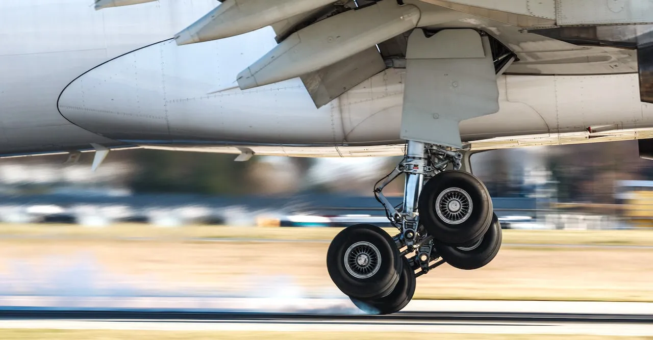 partes de un tren de aterrizaje avion