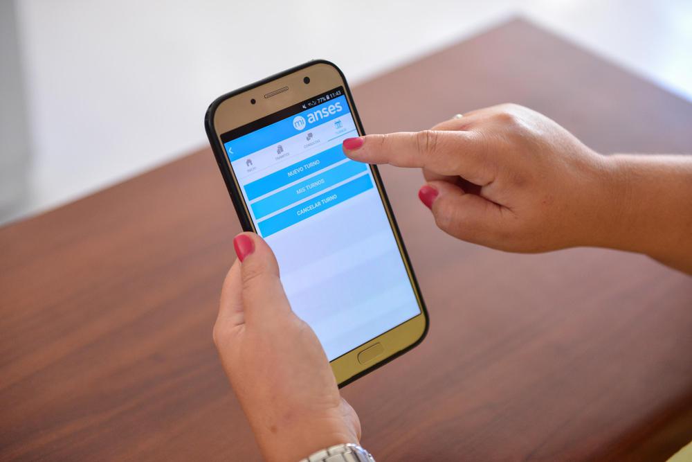 ife ingreso familiar de emergencia anses celular movil
