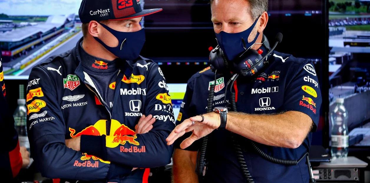 christian-horner-le-da-indicaciones red bull