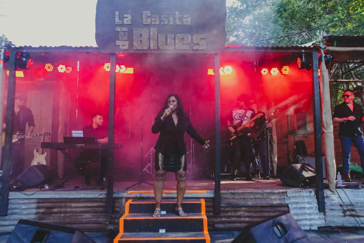 Sábado Claudette King Casita del Blues