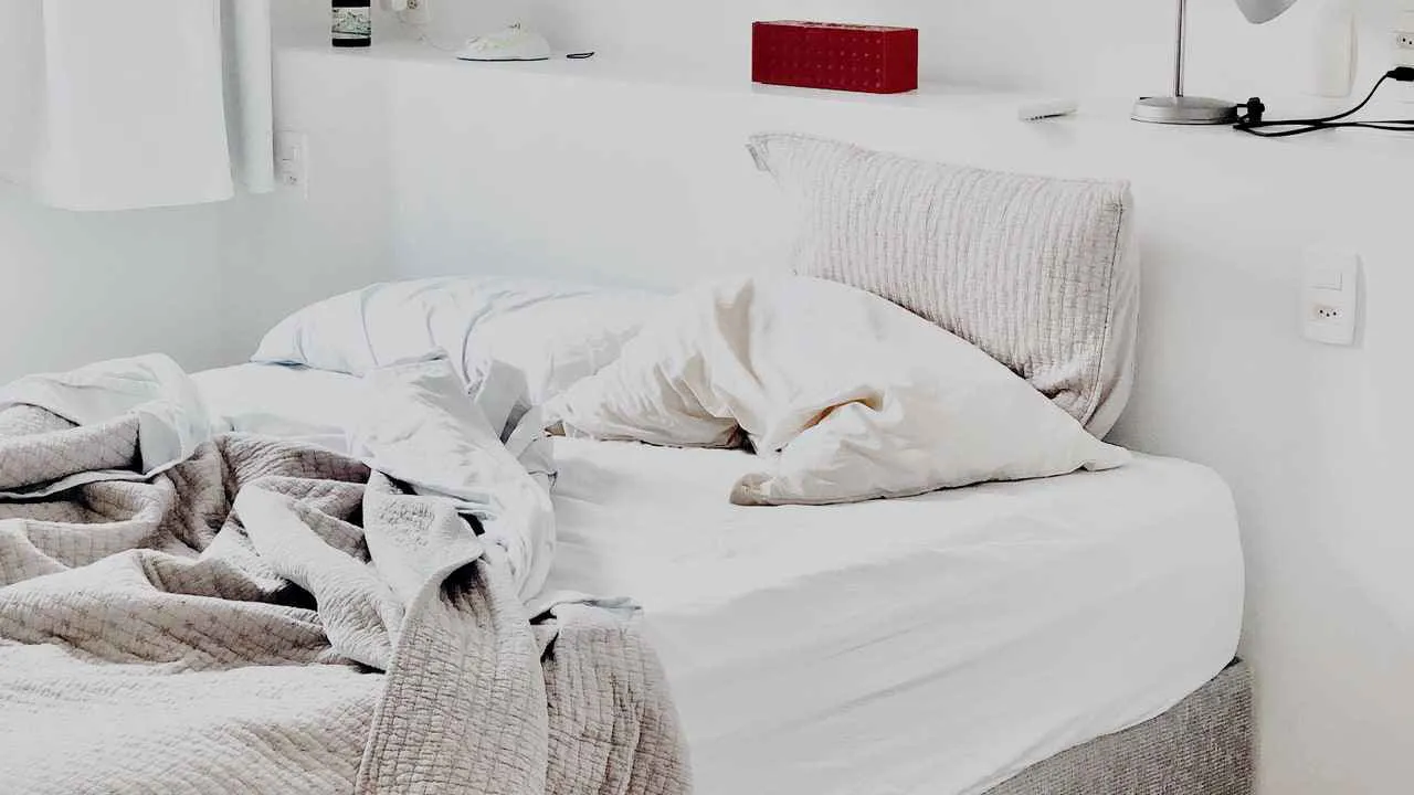 sábanas cama habitacion