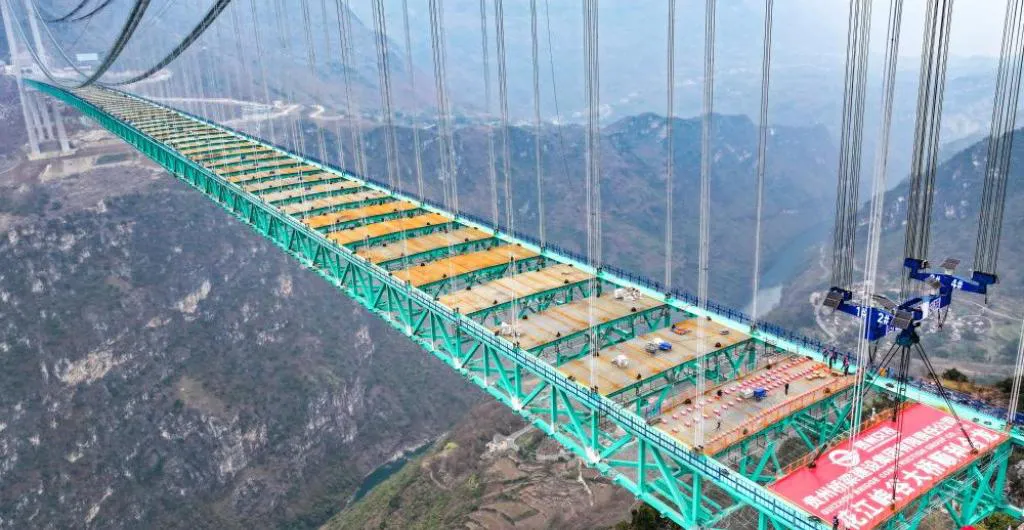 el puente del gran cañón de huajiang