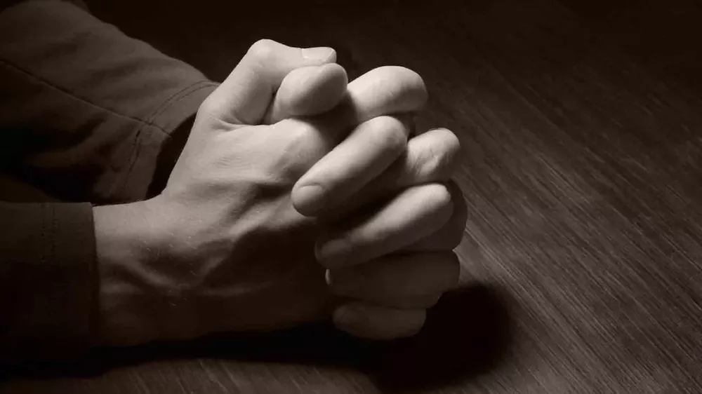 Conversando-con-Dios-OriginalWithCut-774x1376-90-CardBanner