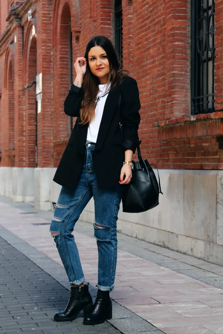 1569ed98085761762df989f9eb4a96f4