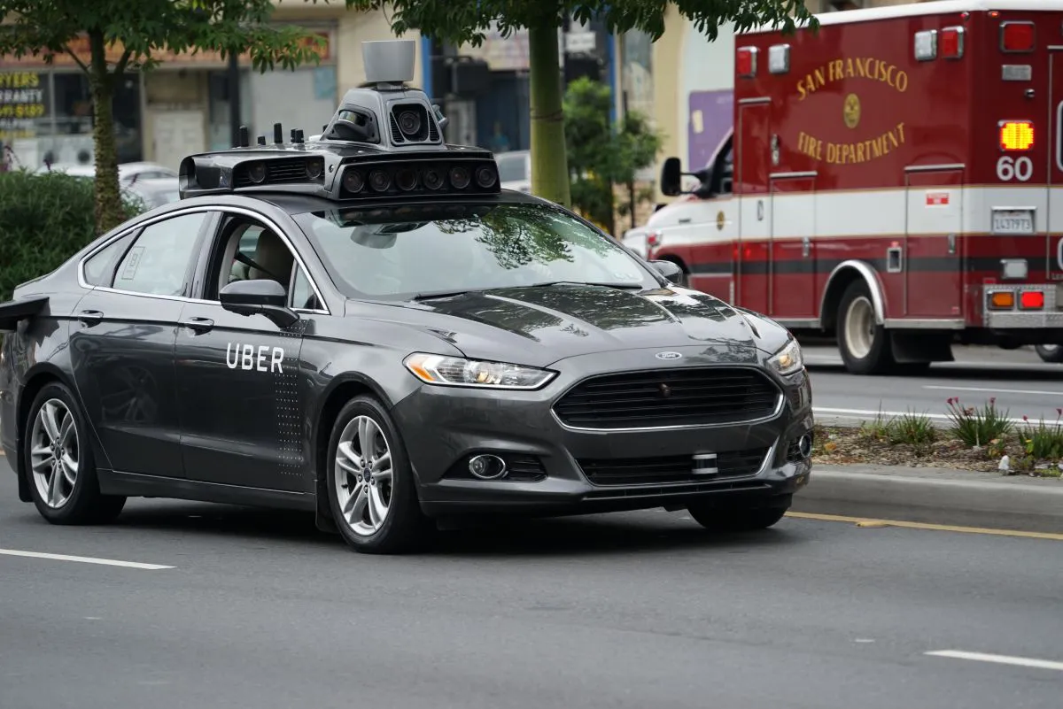 Self_driving_Uber_prototype_in_San_Francisco (1)