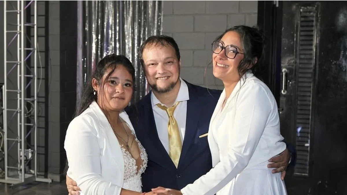 trio pareja viral