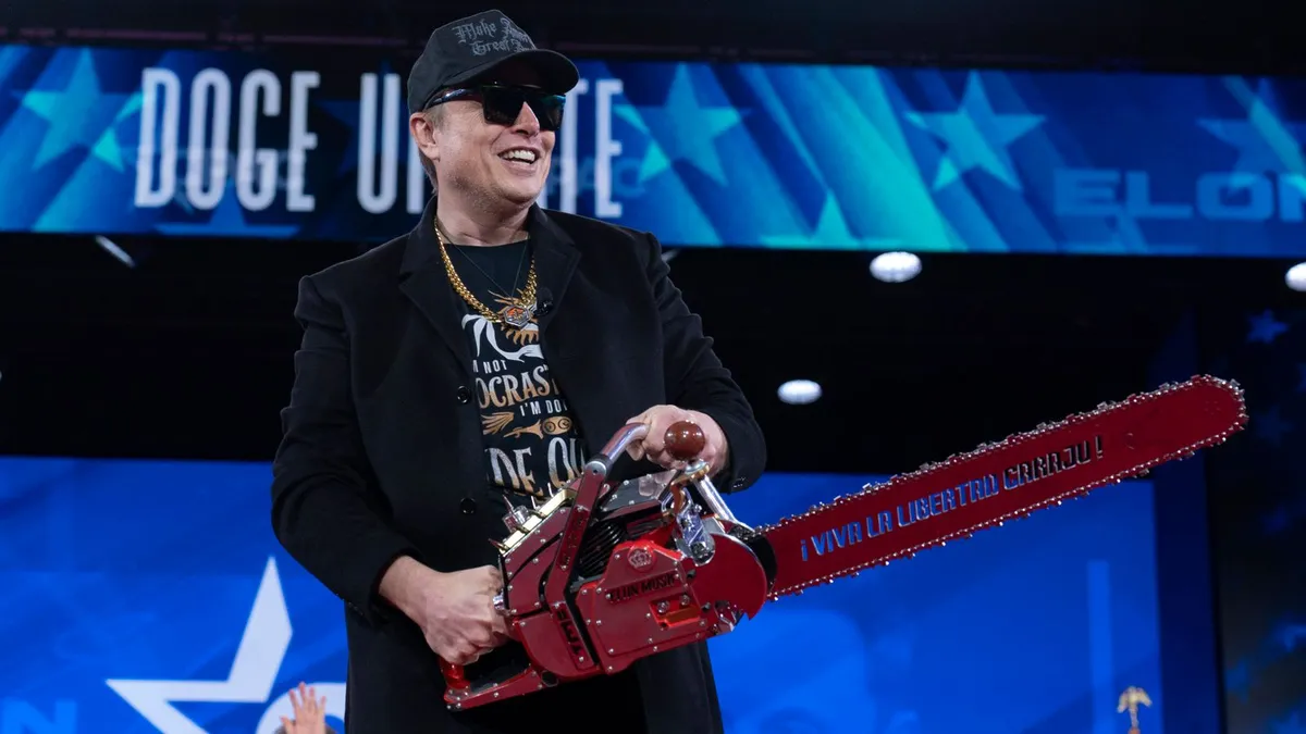 elon-musk motosierra