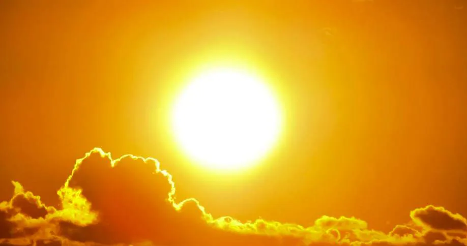 sol nubes atardecer