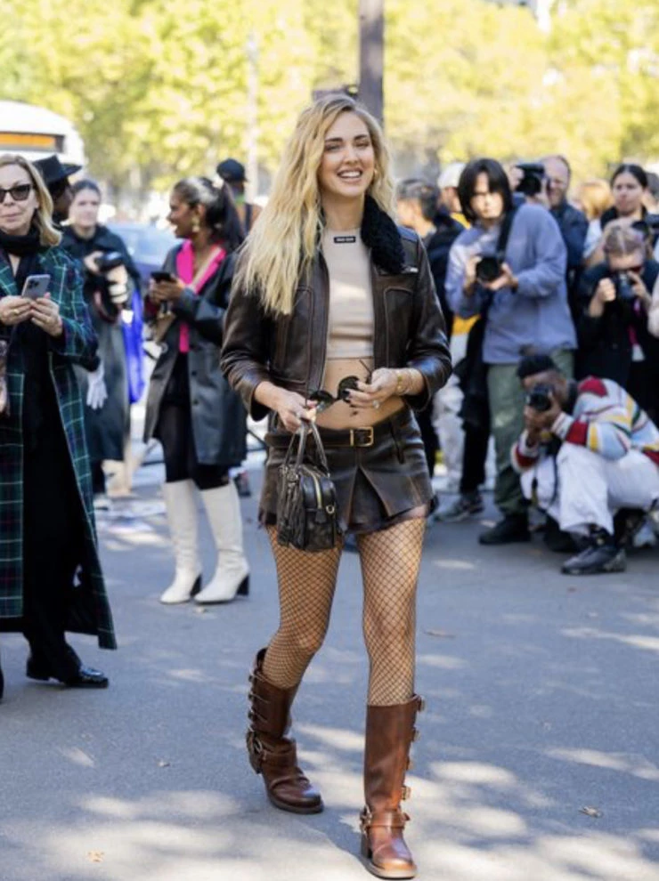 Chiara-Ferragni-tambien-aposto-por-las-biker-boots-740x990.jpg
