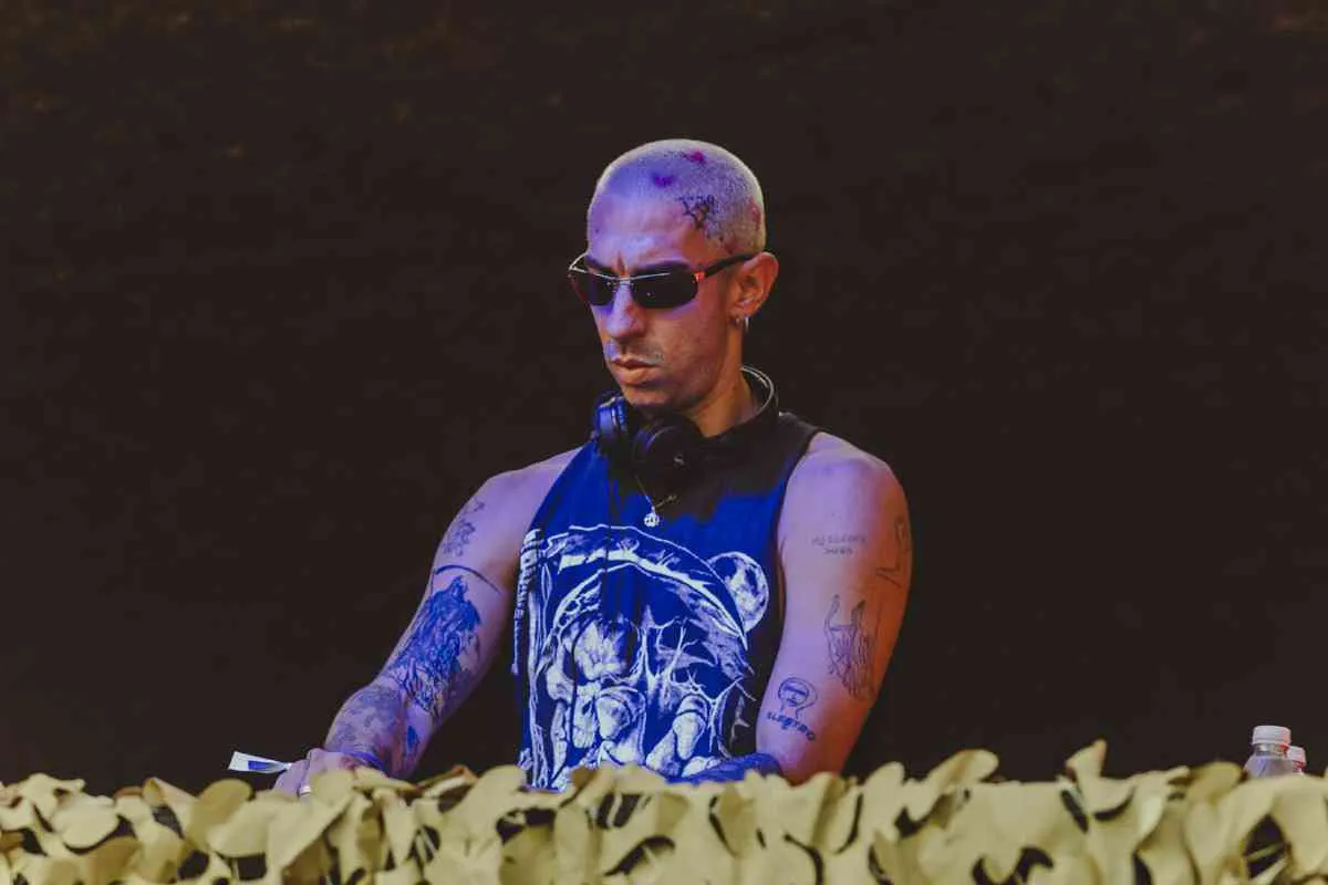 Domingo Catriel Hangar Club