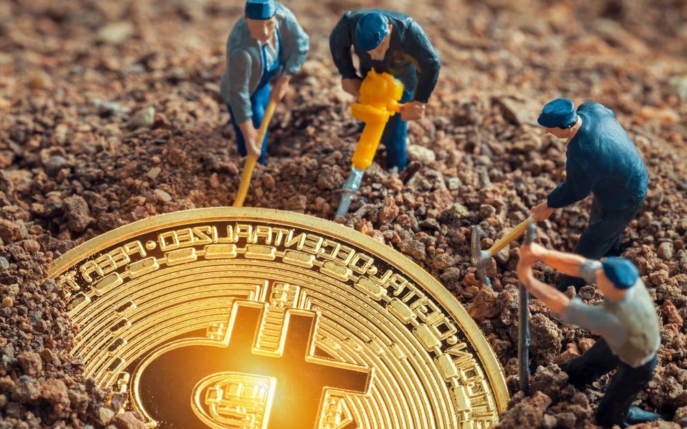 shutterstock_759837652-bitcoin-mining-e1543849797576