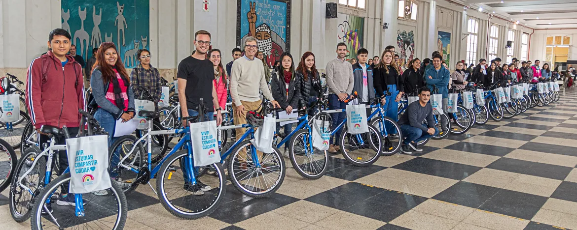 entrega de bicicletas unc