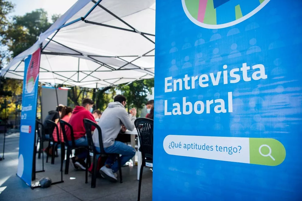 Oficina-movil-busqueda-laboral-min