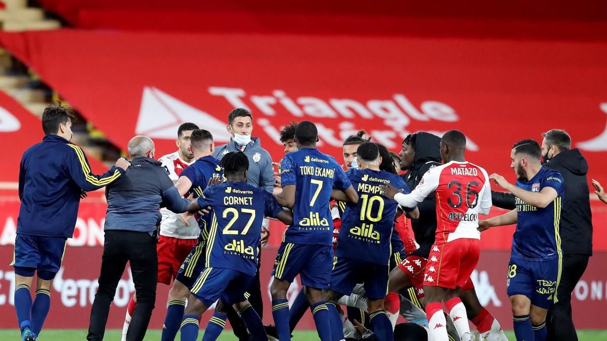 pelea-monaco-lyon
