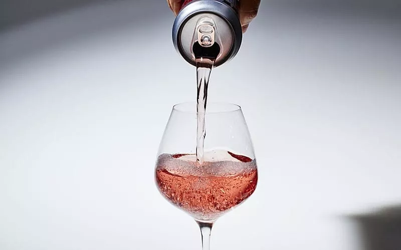 vino_en_lata