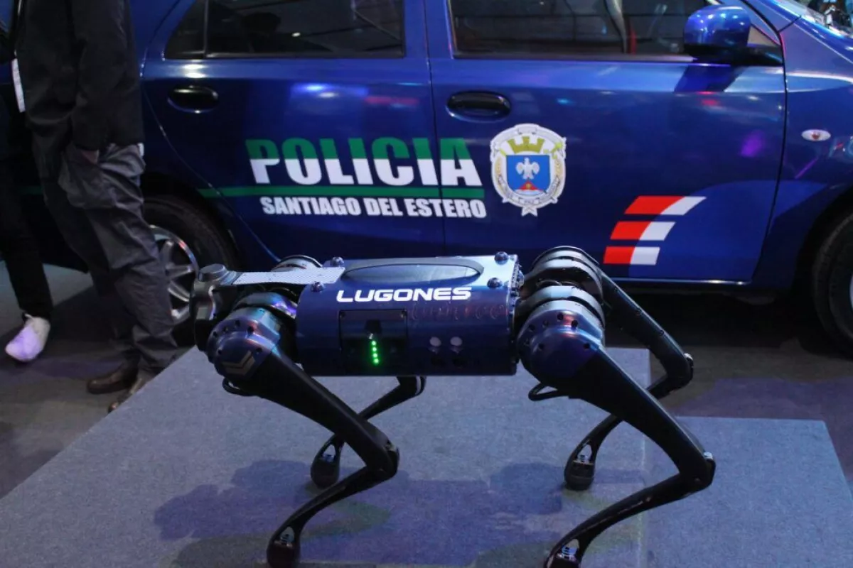 cabo lugones perro robot