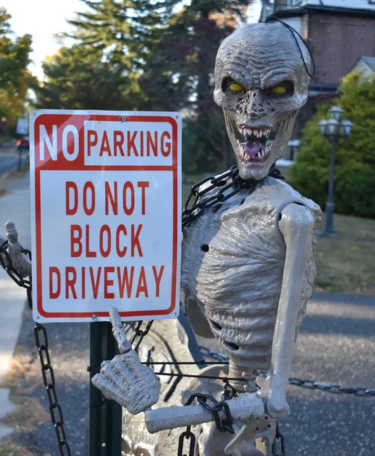 75779308007-mville-no-parking-2