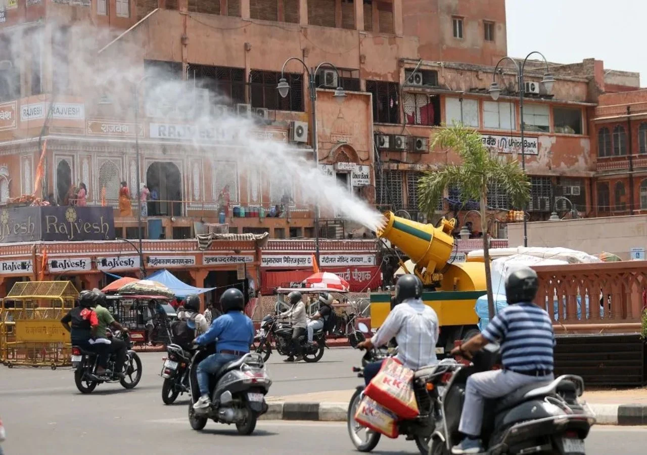 ola-de-calor-en-india-temperaturas-de-48-c-y-sensacion-termica-de-52-c-llevan-las-alertas-al-maximo-nivel-1716380361649_1280