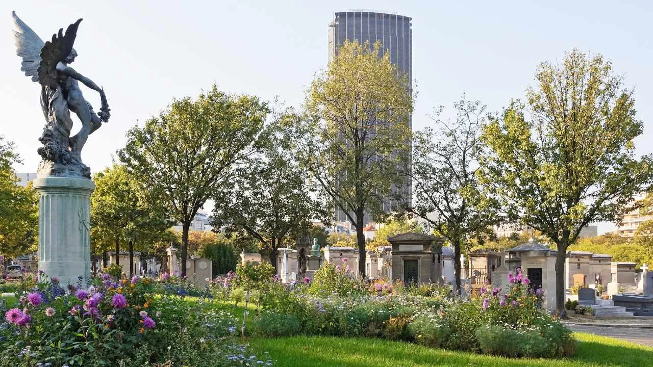 cementerio-de-montparnasse-paris-holaparis