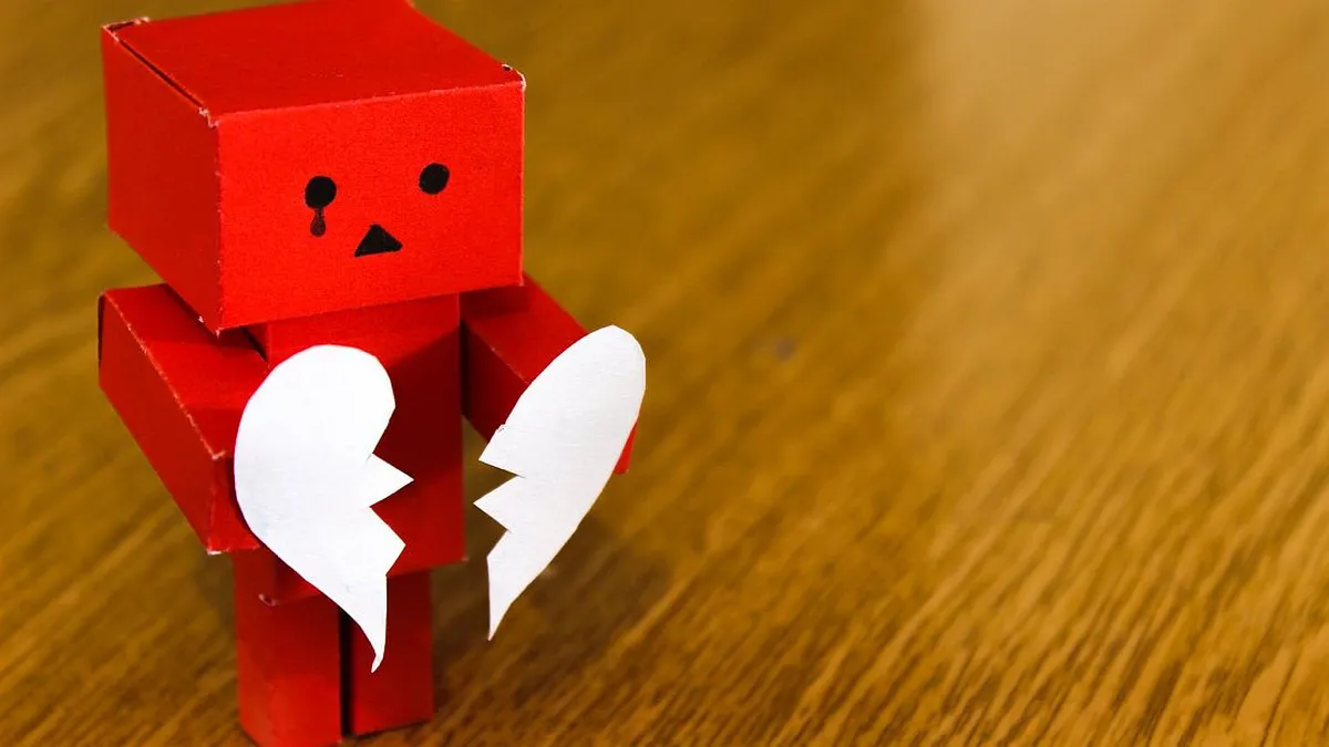 robot-triste amor corazon