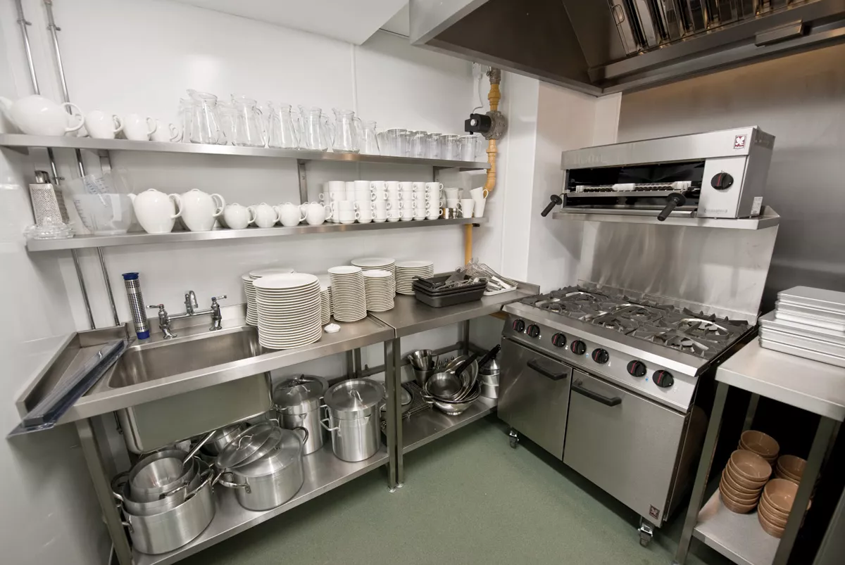 cocina-pequeña-restaurante